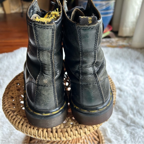 Dr. Martens Eight Eye - Picture 3 of 9